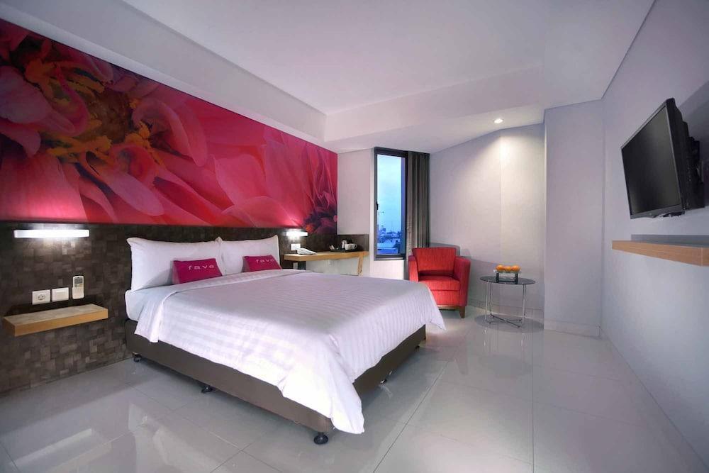 Aston Inn Pantai Losari Makassar Exterior foto
