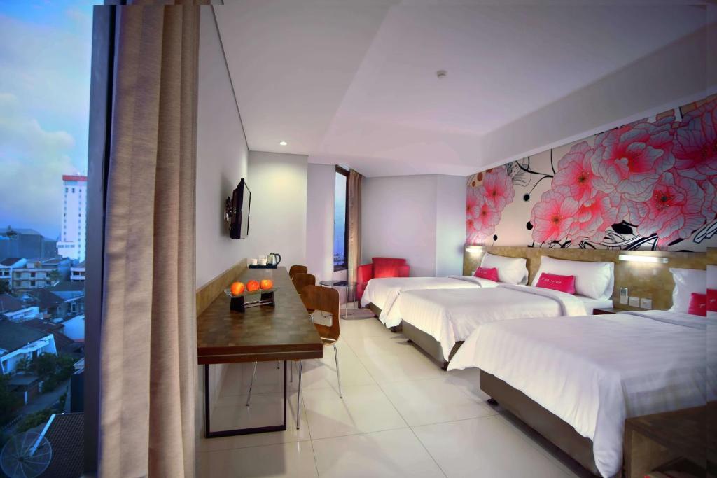 Aston Inn Pantai Losari Makassar Exterior foto