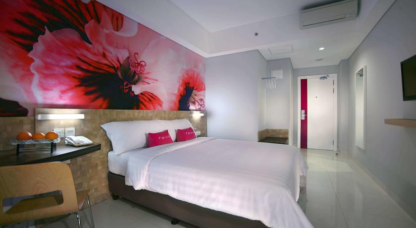 Aston Inn Pantai Losari Makassar Exterior foto