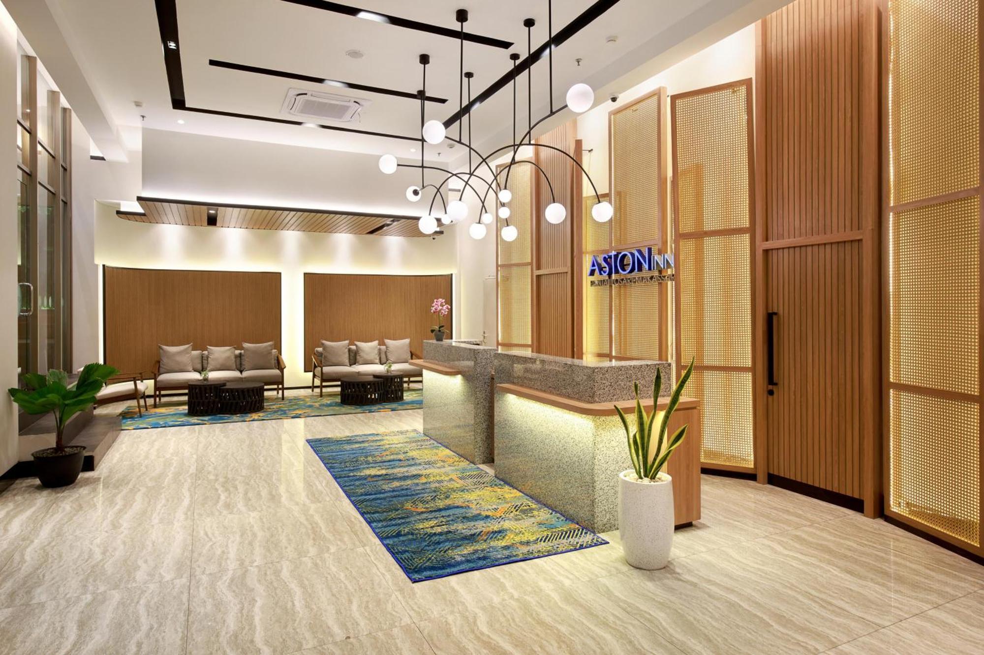 Aston Inn Pantai Losari Makassar Exterior foto