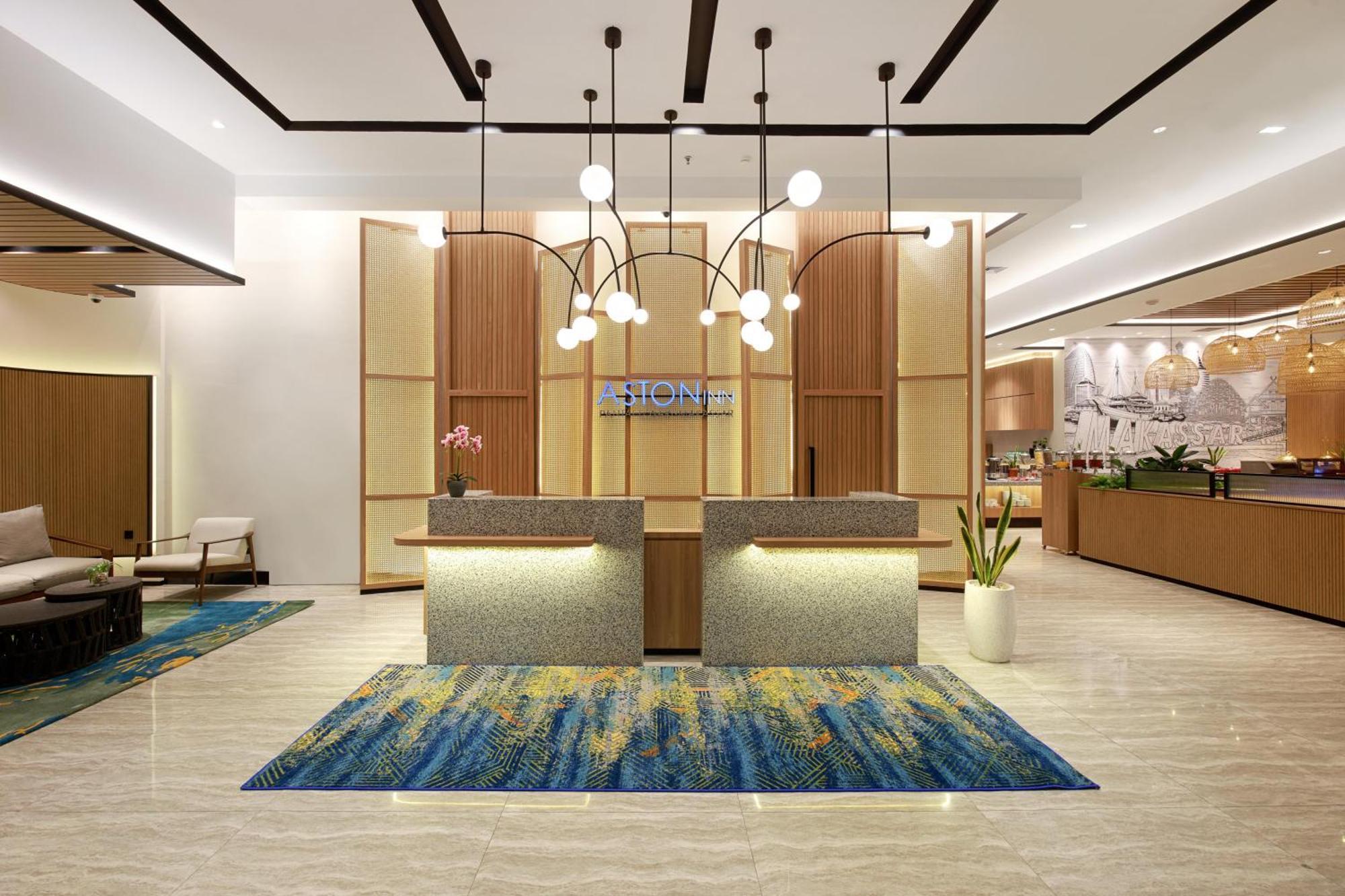 Aston Inn Pantai Losari Makassar Exterior foto