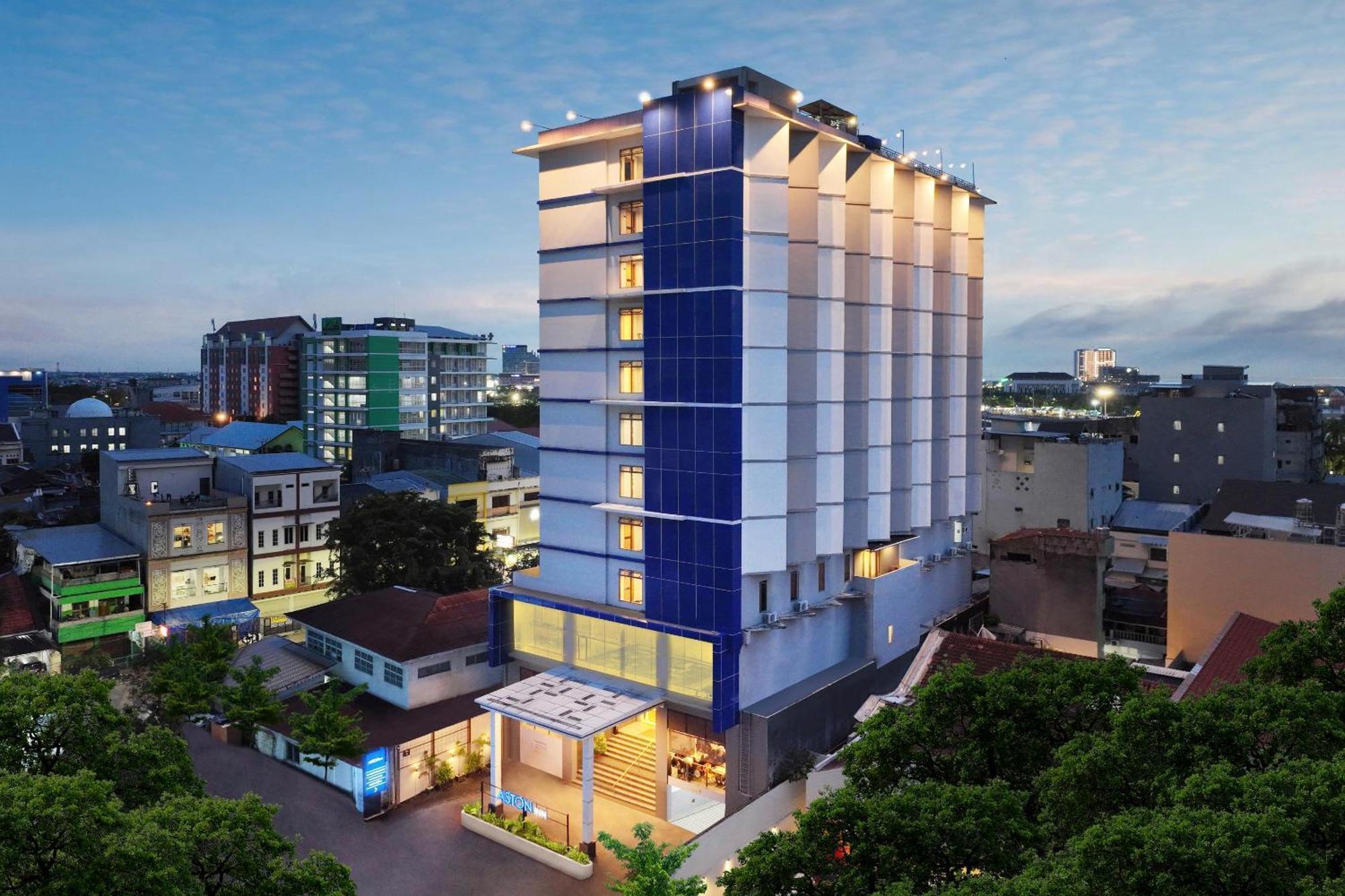Aston Inn Pantai Losari Makassar Exterior foto